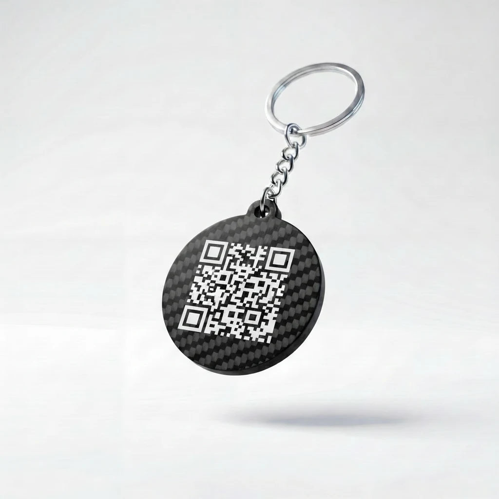 Tył breloka kółko - QR, carbon